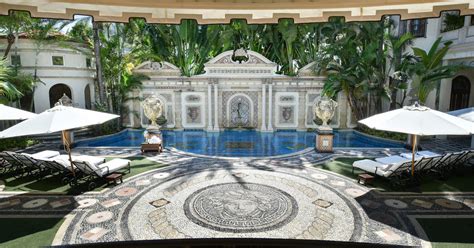 gianni s versace mansion.